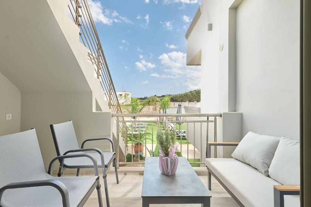 Superior Family Apartment W/Pool Dining Area Stavromenos Extérieur photo