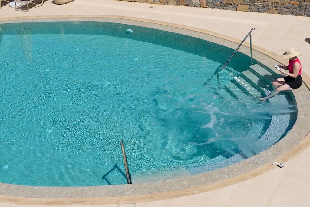 Superior Family Apartment W/Pool Dining Area Stavromenos Extérieur photo